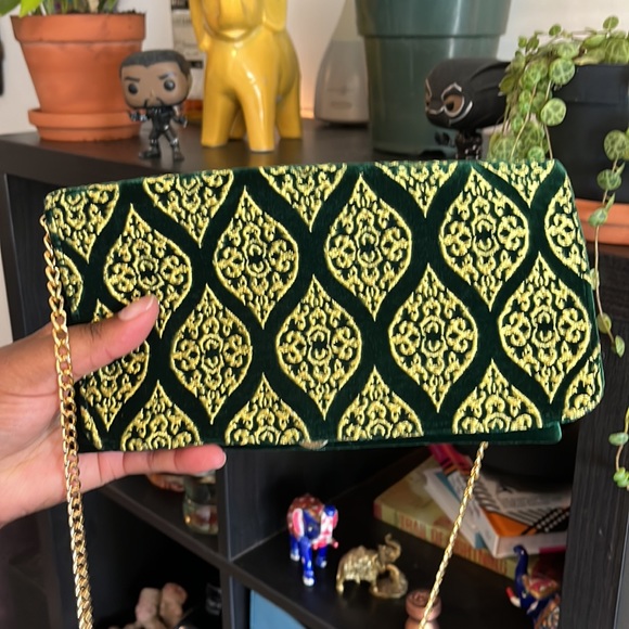 Boho Vibes - Green Embroidered Clutch Purse - Picture 4 of 6